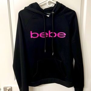 Beautiful sweatshirt in great condition.